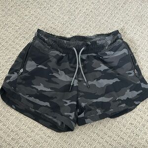 Athleta girl large black camo shorts